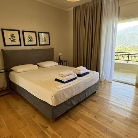 Stunning Villa With Sea Views In Corfu Vakantiehuis